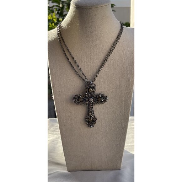 Vintage Silver Cross Necklace Gray Rhinestones Large Pendant Stones Religious - Picture 10 of 14